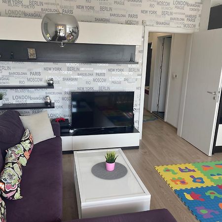 Briz Apartment; 2 Bdr; 6 Guests; Private Parking Варна Екстер'єр фото